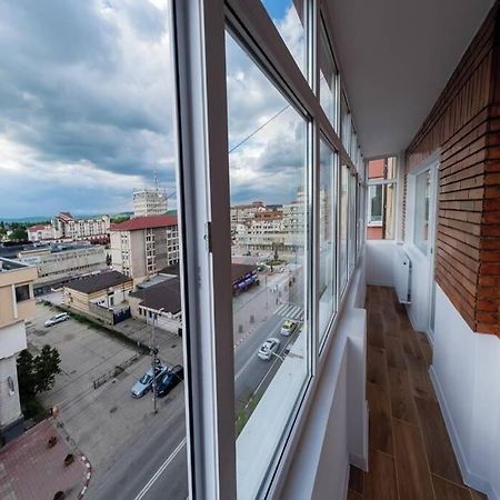 Studio With A View In City Center Targoviste Exterior foto