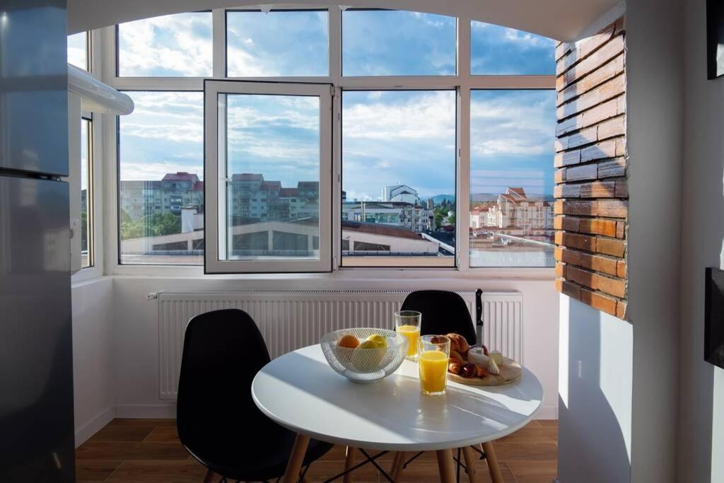 Studio With A View In City Center Targoviste Exterior foto