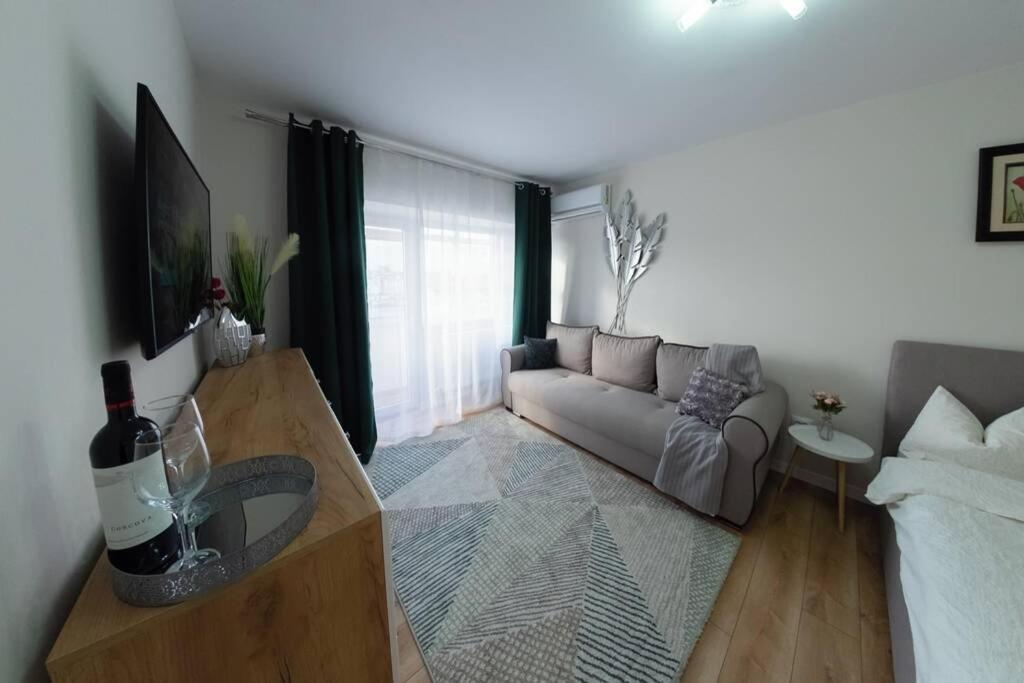 Studio With A View In City Center Targoviste Exterior foto