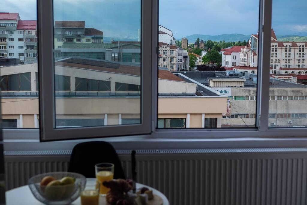 Studio With A View In City Center Targoviste Exterior foto